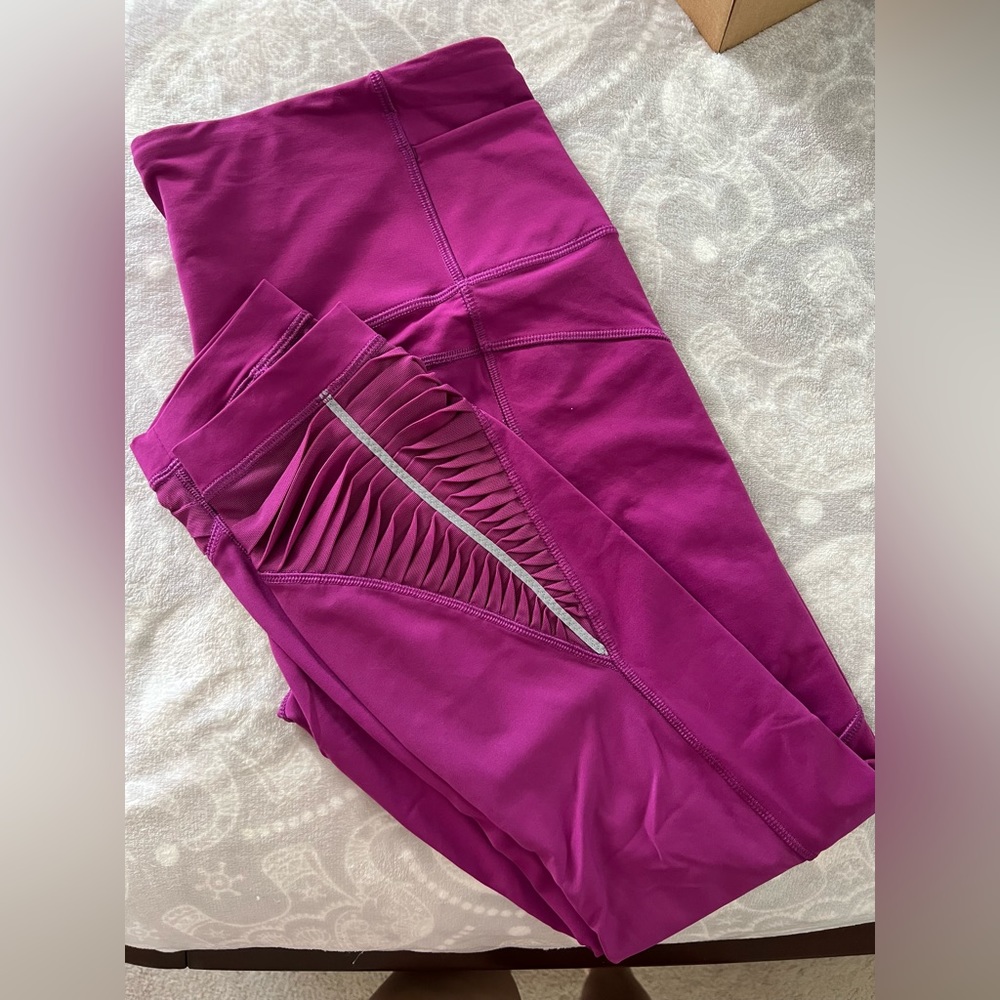 Lululemon Leggings / Women’s Size 12 / Raspberry / Full Length Running